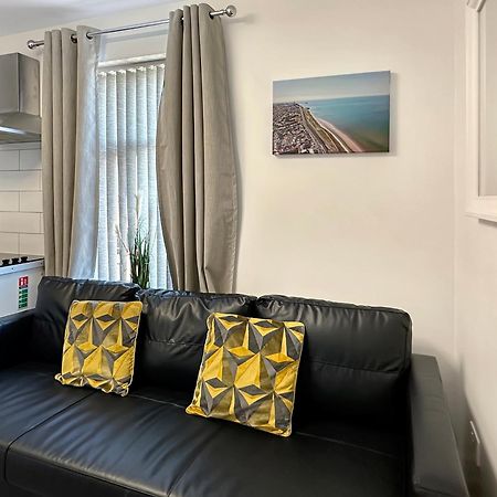 Granada Apartments Queen'S Promenade Blackpool Esterno foto