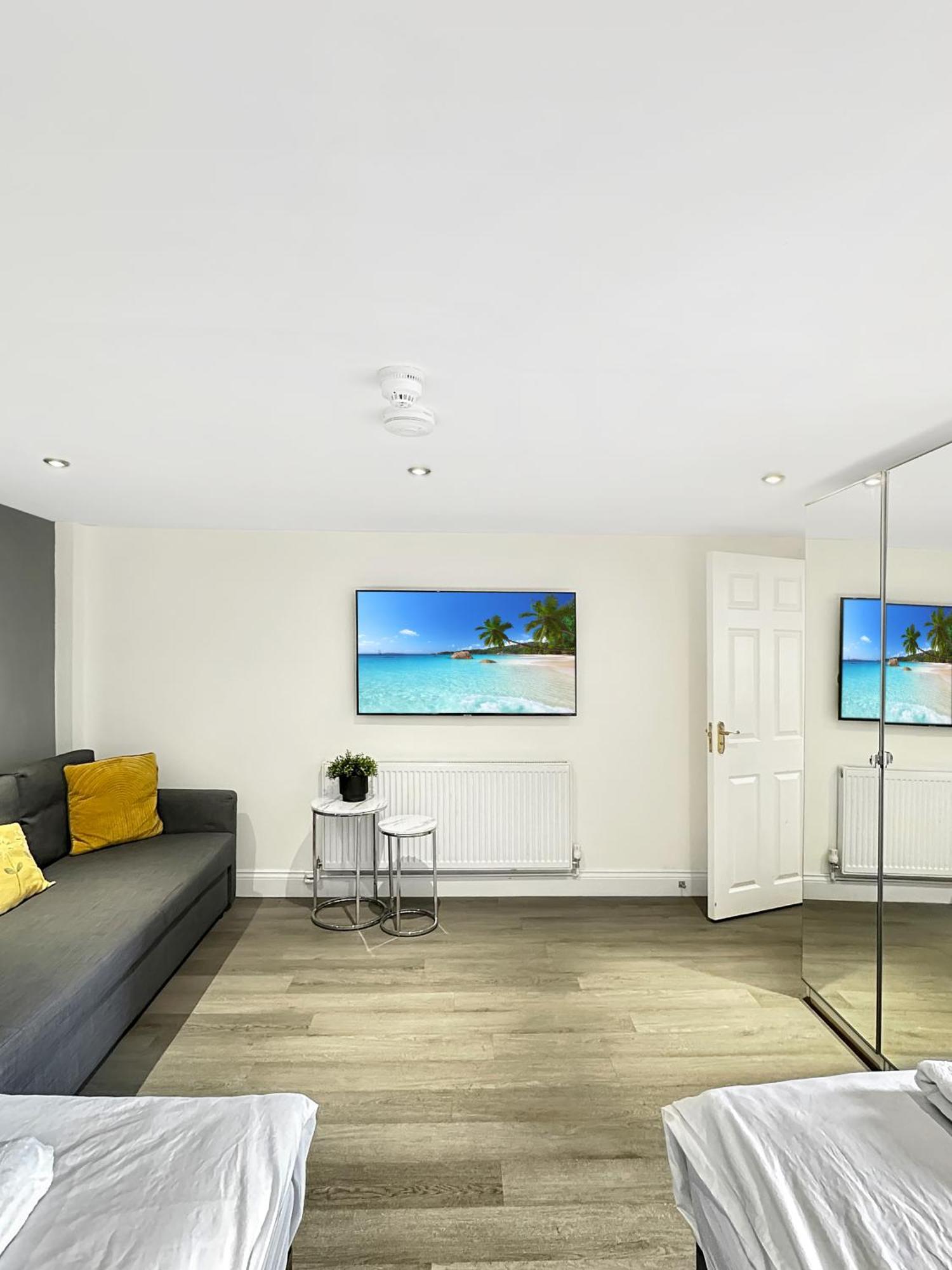 Granada Apartments Queen'S Promenade Blackpool Esterno foto