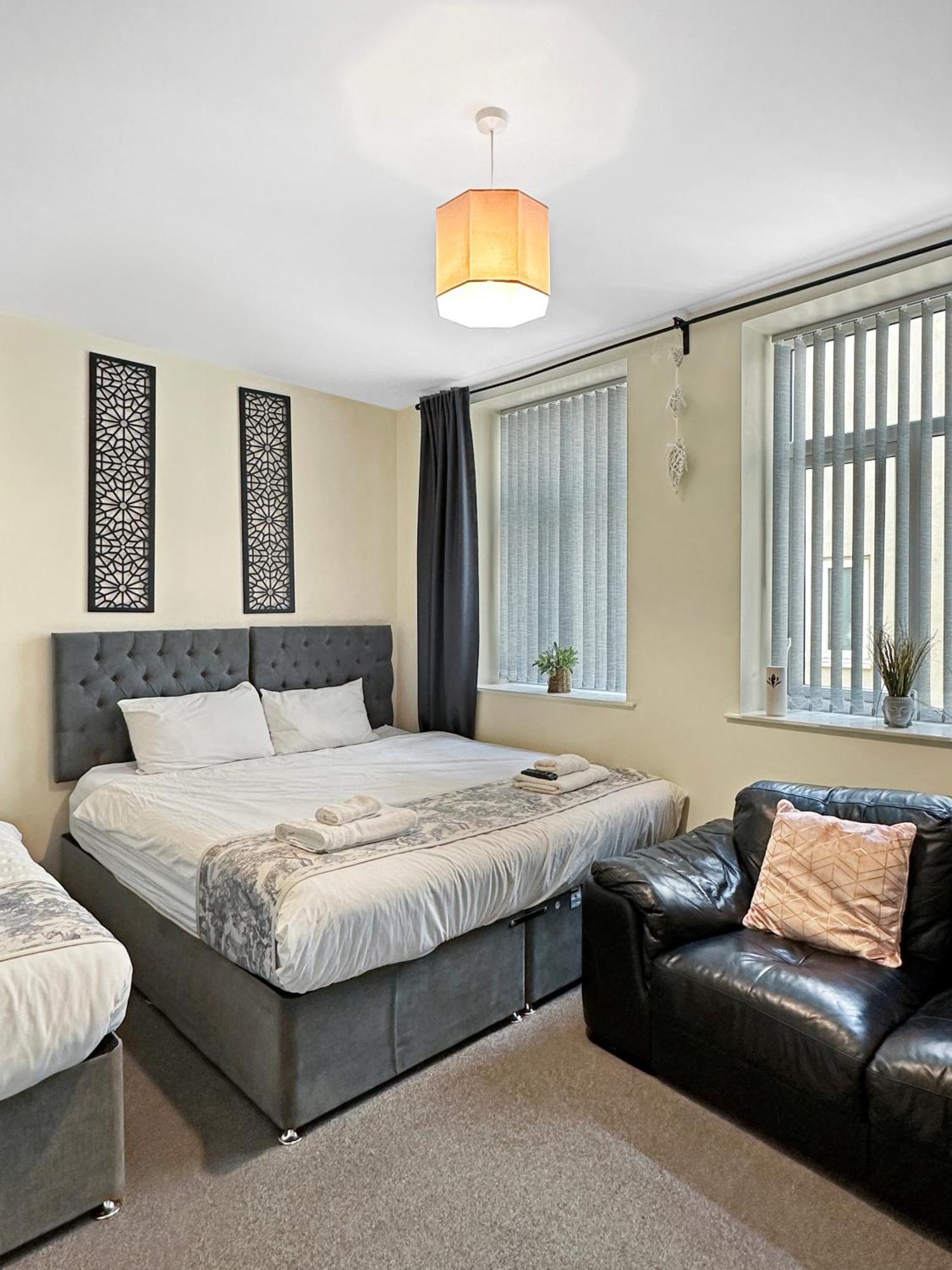 Granada Apartments Queen'S Promenade Blackpool Esterno foto