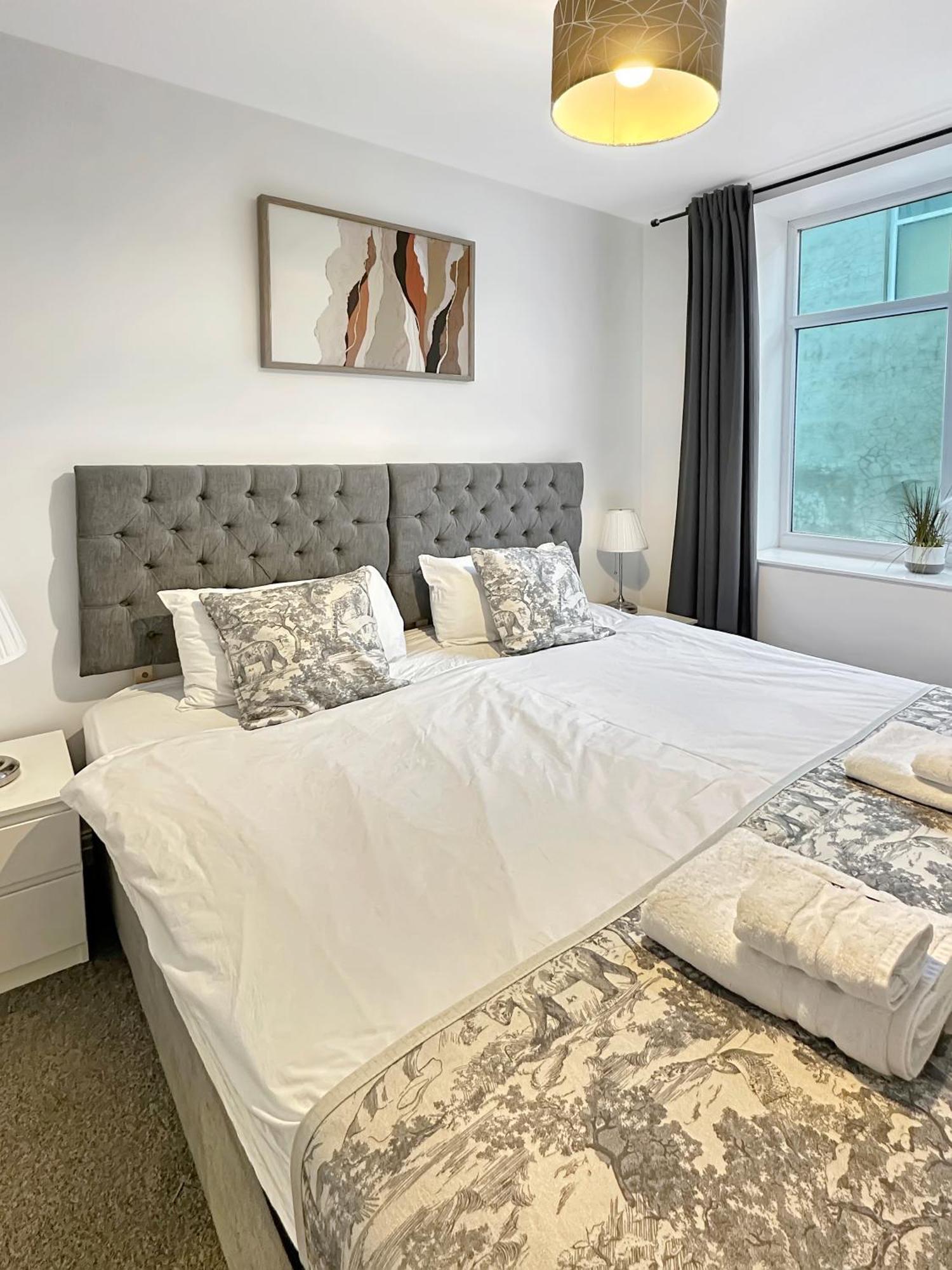 Granada Apartments Queen'S Promenade Blackpool Esterno foto
